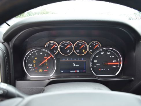 Used 2020 Chevrolet Silverado 1500 LT Trail Boss AWD/4WD image 16