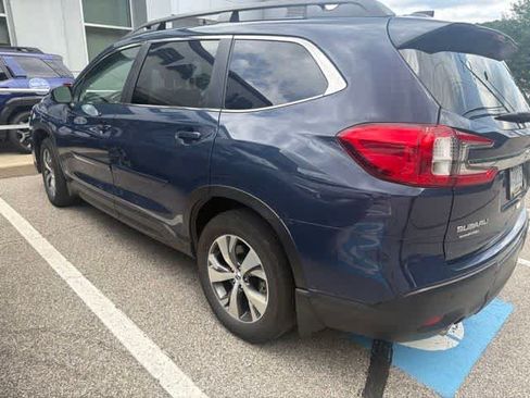 Used 2023 Subaru Ascent Premium w/ Convenience Package AWD/4WD image 6