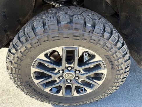 Used 2024 Toyota Tundra Limited image 11