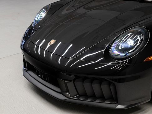 Certified 2026 Porsche 911 Carrera GTS RWD image 33