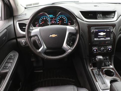 Used 2017 Chevrolet Traverse LT image 12