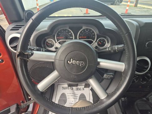 Used 2009 Jeep Wrangler Unlimited Sahara AWD/4WD image 18