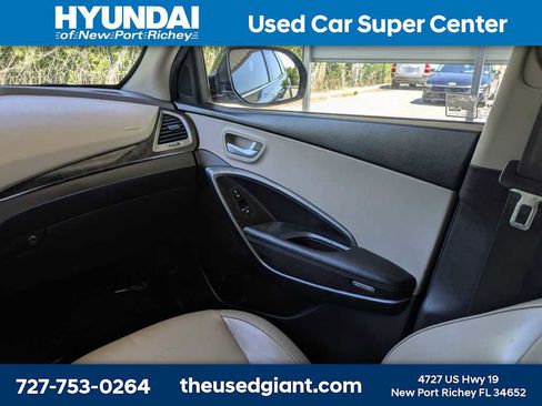 Used 2017 Hyundai Santa Fe SE FWD image 20