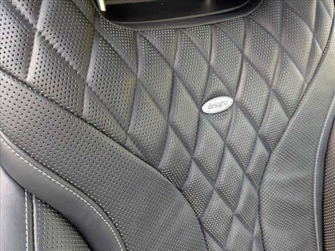 Used 2019 Mercedes-Benz S 560 4MATIC Coupe image 19