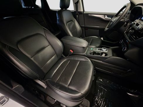 Used 2022 Ford Escape Titanium FWD image 15