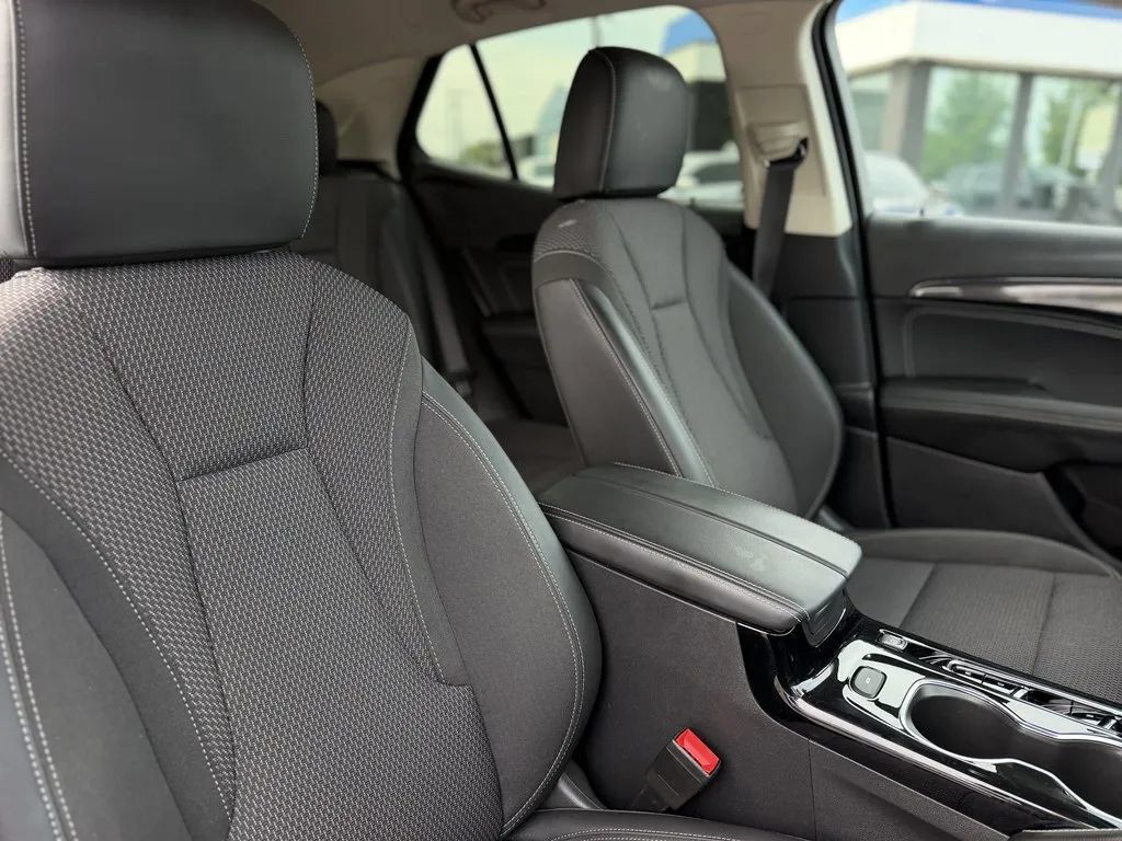 Used 2022 Buick Envision Preferred FWD image 12