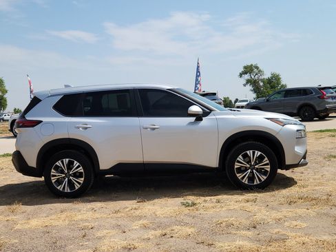 Used 2023 Nissan Rogue SV AWD/4WD image 6