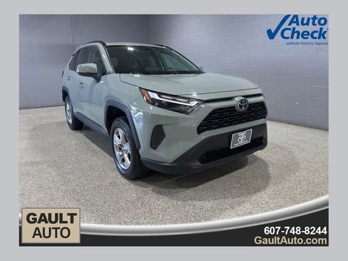 Used 2022 Toyota RAV4 XLE w/ Convenience Package AWD/4WD image 1