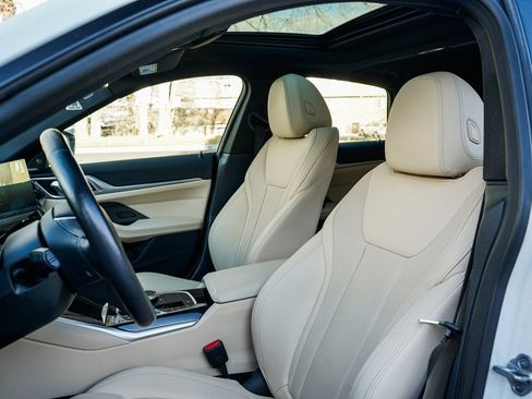 Used 2023 BMW i4 eDrive35 w/ Premium Package image 17