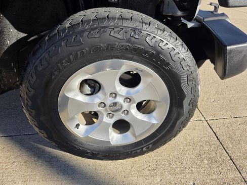 Used 2012 Jeep Wrangler Sport image 28