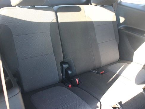 Used 2023 Chevrolet Traverse LT image 36