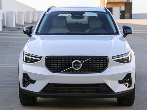 New 2026 Volvo XC40 B5 Plus w/ Protection Package Premier image 2
