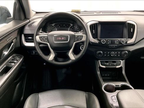 Used 2024 GMC Terrain SLT w/ Elevation Edition image 17