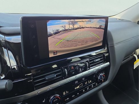 New 2026 Nissan Pathfinder SV image 18