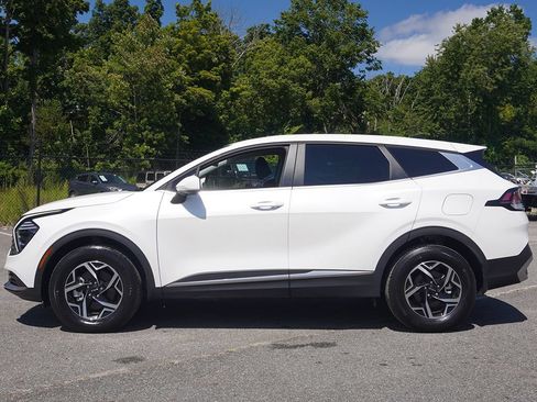 Used 2024 Kia Sportage LX AWD/4WD image 16