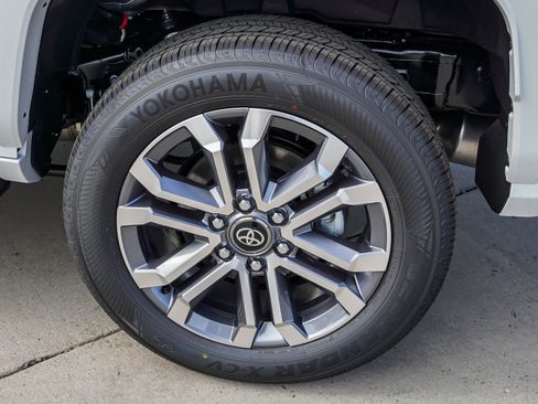 New 2026 Toyota 4Runner Limited AWD/4WD image 13