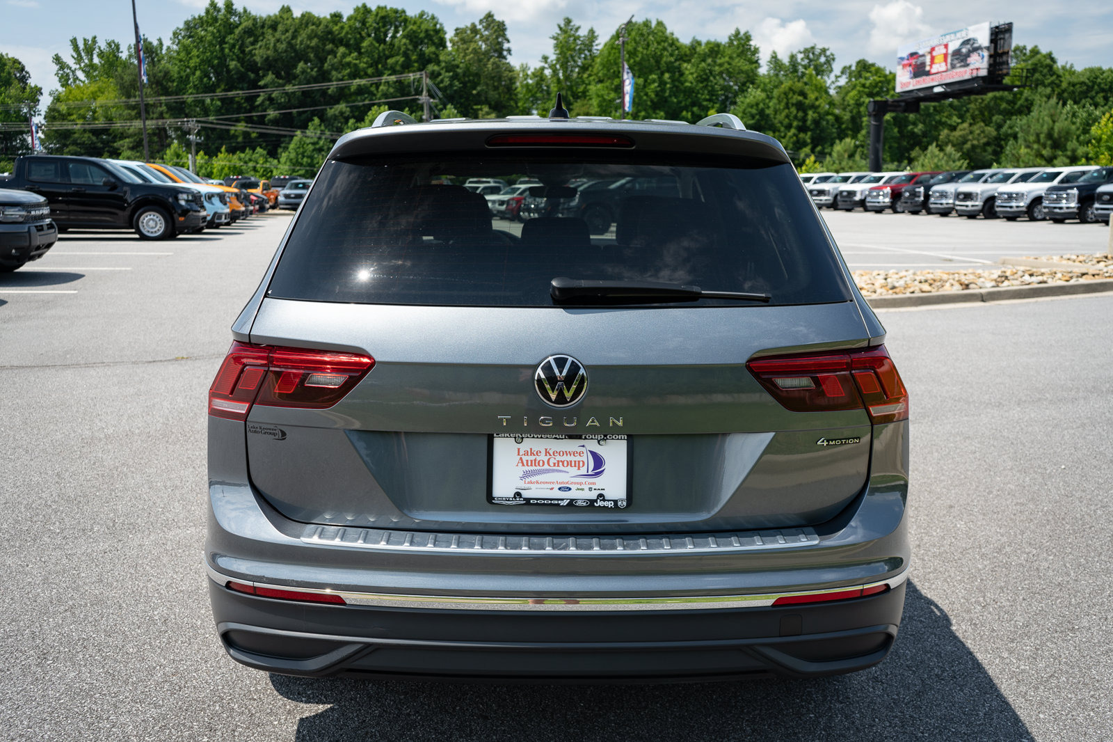 Used 2024 Volkswagen Tiguan Wolfsburg Edition AWD/4WD image 8