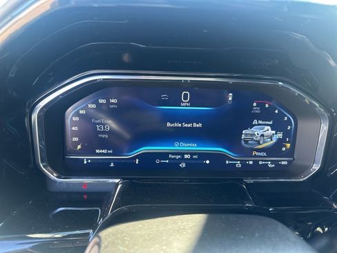 Used 2024 Chevrolet Silverado 2500 ZR2 w/ Technology Package image 10