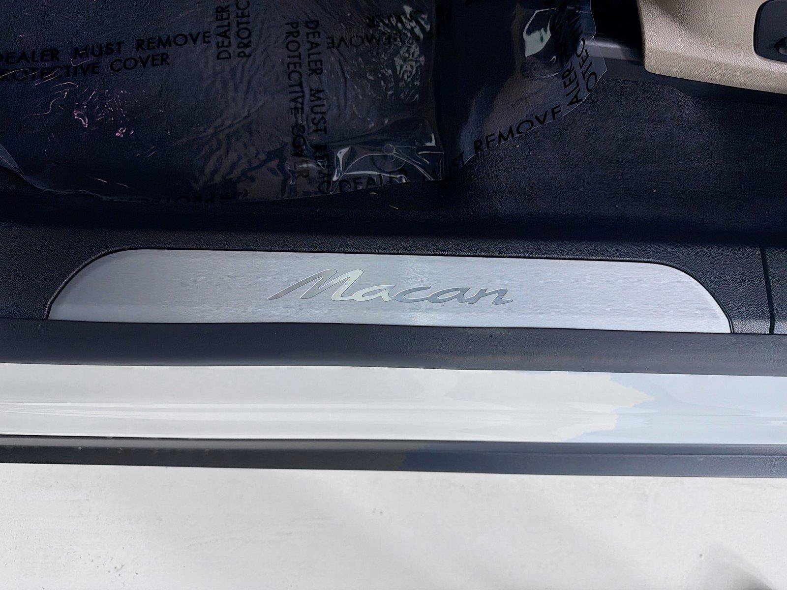 Used 2026 Porsche Macan Electric RWD image 10