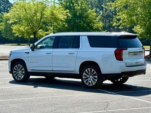 Used 2023 GMC Yukon XL Denali AWD/4WD image 4
