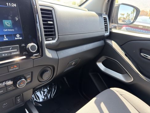 Used 2024 Nissan Frontier SV w/ SV Convenience Package RWD image 36