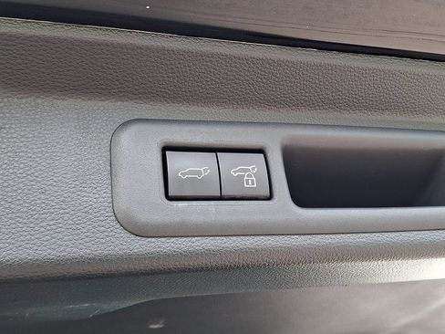 Used 2024 Toyota Sequoia Platinum AWD/4WD image 31