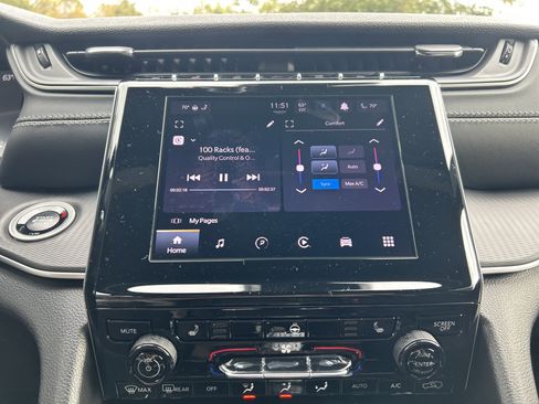 New 2025 Jeep Grand Cherokee Altitude image 27