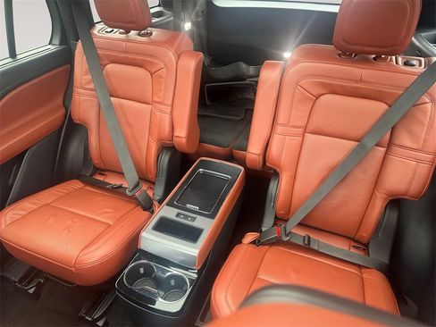 Used 2025 Lincoln Aviator Reserve w/ Equipment Group 201A image 13