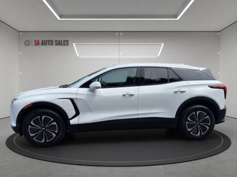 Used 2024 Chevrolet Blazer EV LT AWD/4WD image 2