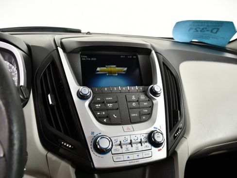 Used 2017 Chevrolet Equinox LS FWD image 25