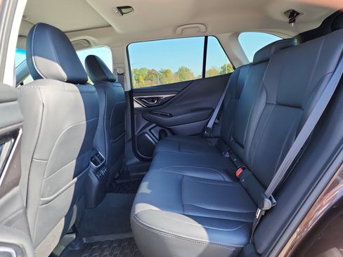 Used 2022 Subaru Outback Limited image 11