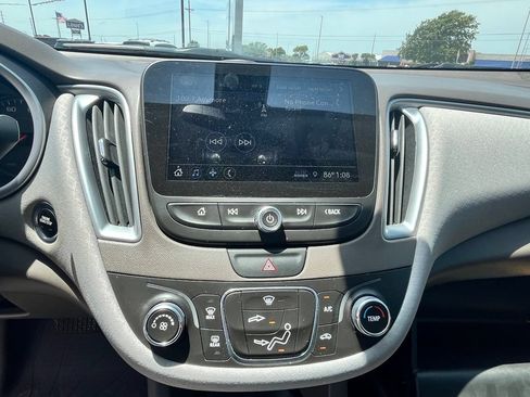 Used 2019 Chevrolet Malibu LS FWD image 11