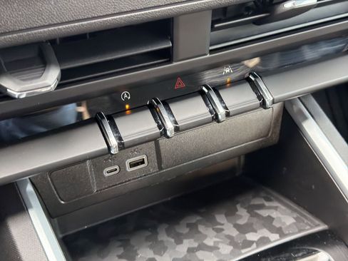 Used 2024 Chevrolet Colorado Trail Boss image 20