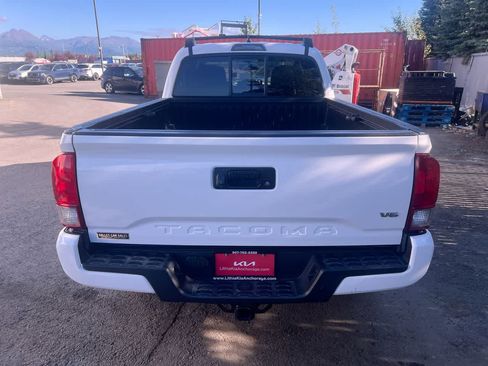 Used 2016 Toyota Tacoma TRD Sport w/ Towing Package AWD/4WD image 27
