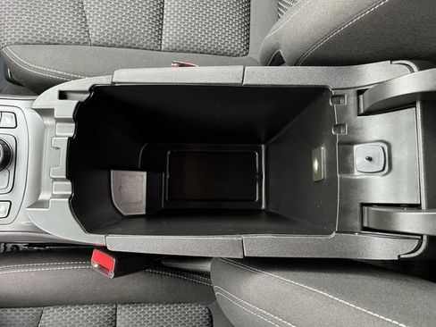 Used 2023 GMC Terrain SLE w/ Driver Convenience Package image 23