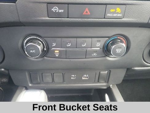 Used 2023 Nissan Frontier SV image 8