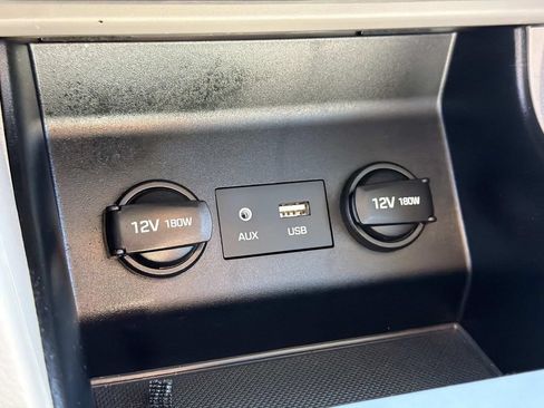 Used 2020 Hyundai Elantra SE FWD image 24