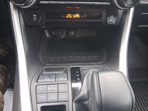 Used 2024 Toyota RAV4 XLE image 22