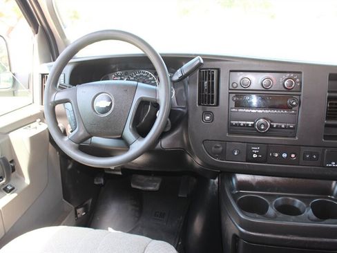 Used 2020 Chevrolet Express 3500 LT w/ LT Preferred Equipment Group RWD image 19