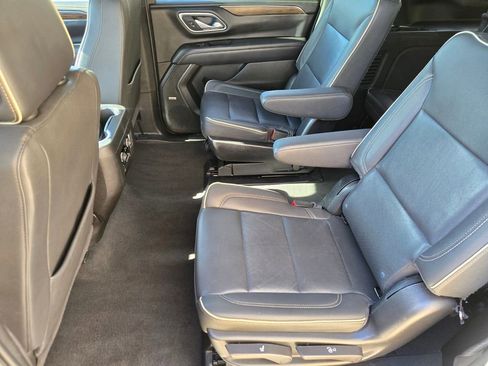 Used 2023 Chevrolet Suburban Premier image 14