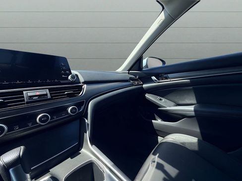 Used 2020 Honda Accord LX image 7