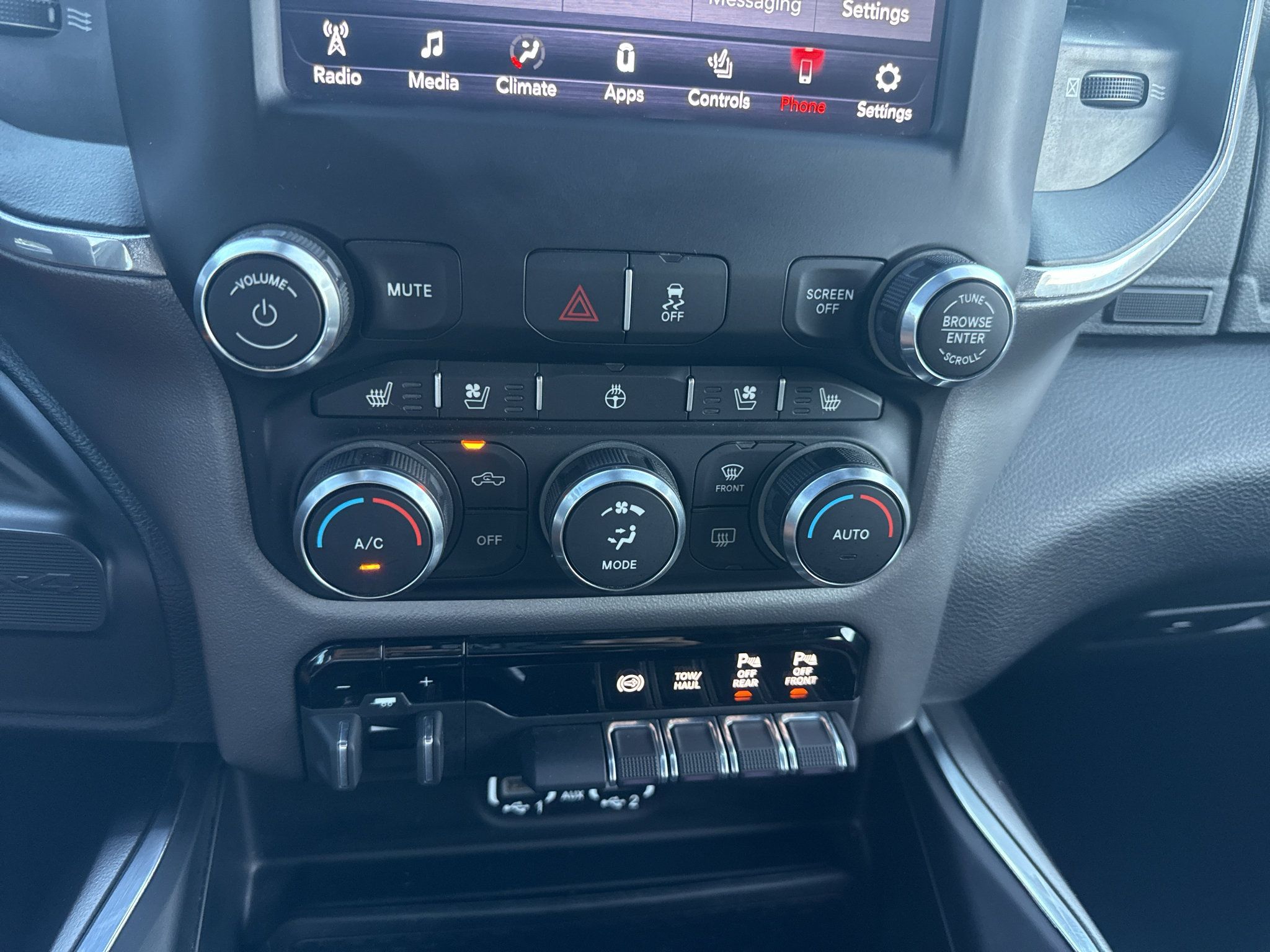 Used 2021 RAM 2500 Laramie w/ Night Edition AWD/4WD image 28
