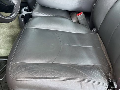 Used 2004 Chevrolet Silverado 2500 LS w/ Skid Plate Package AWD/4WD image 17