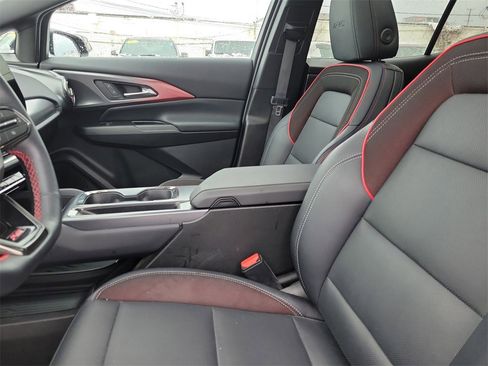 Used 2024 Chevrolet Equinox EV RS image 20