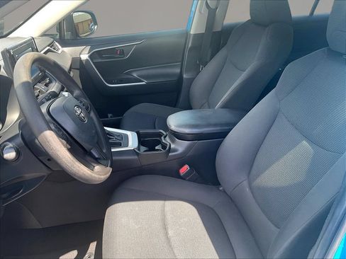 Used 2021 Toyota RAV4 LE w/ Carpet Mat Package (TMS) FWD image 18