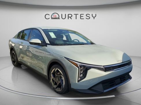 New 2026 Kia K4 EX FWD image 4