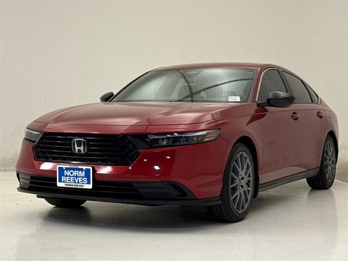 Used 2024 Honda Accord Sport image 2