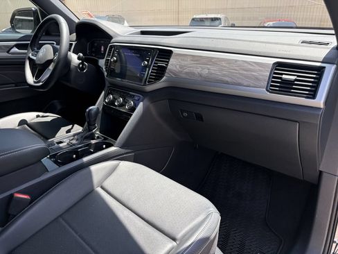 Used 2023 Volkswagen Atlas Cross Sport SE w/ Panoramic Sunroof Package FWD image 29