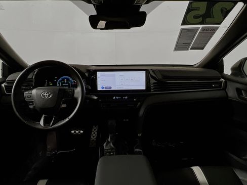 Used 2025 Toyota Camry SE w/ Multimedia Upgrade Package image 30