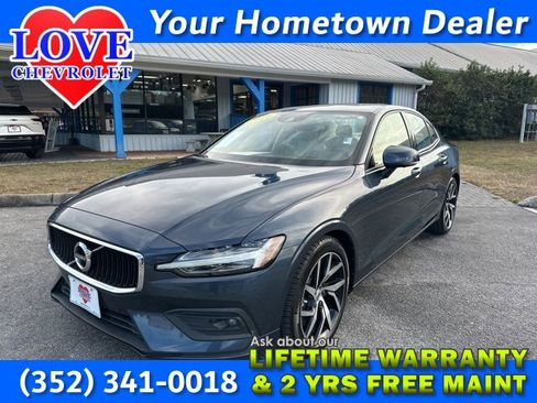 Used 2019 Volvo S60 T6 Momentum w/ Multimedia Package image 1